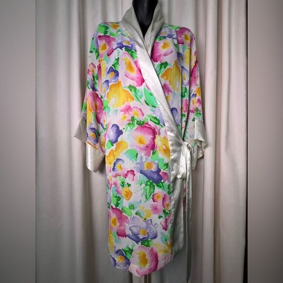 Victoria's Secret Other - Vintage Victoria’s Secret satin and sheer wrap robe 🌺 excellent condition 🌺